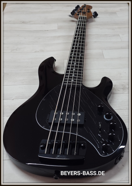 Sterling by Music Man Dark Ray 5, Black